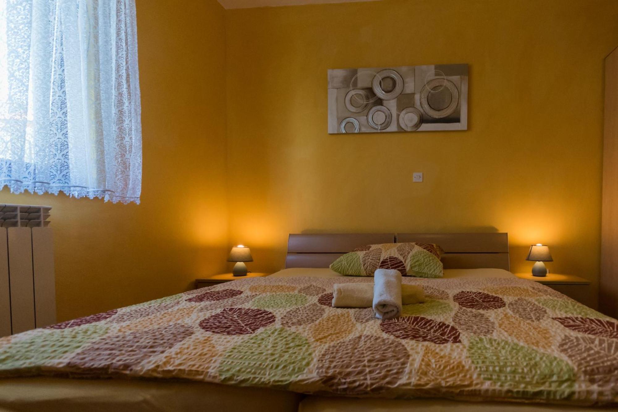 Apartment And Room Natasa Kobarid Exterior foto